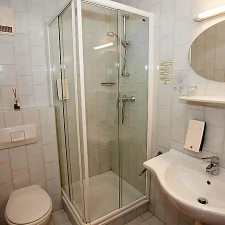 Roderich Hotel 2*